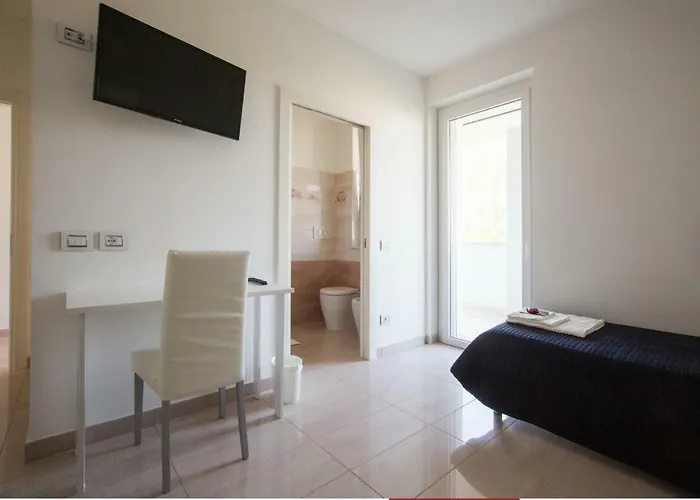 Affittacamere Palace 招待所 皮亚琴察