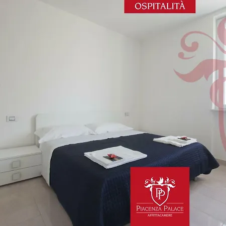 בית הארחה Affittacamere Palace פיאצ'נצה