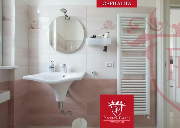 בית הארחה Affittacamere Palace פיאצ'נצה