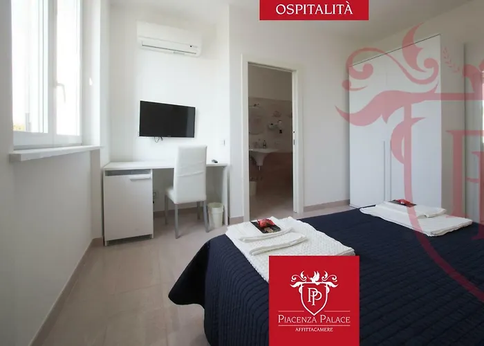 Affittacamere Palace בית הארחה