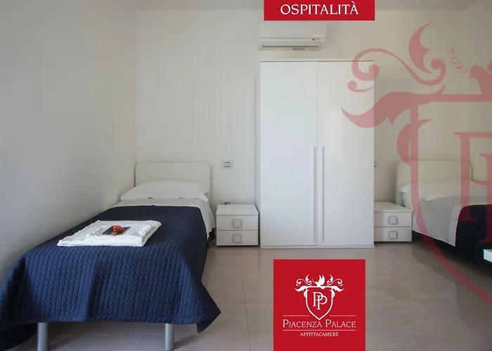 Konukevi Affittacamere Palace Piacenza